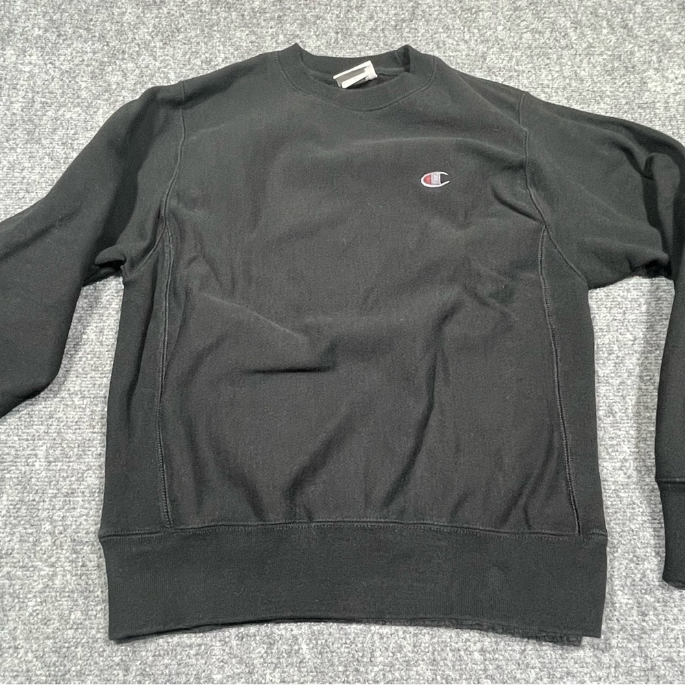 Champion Men's Classic Black Crewneck Sweater